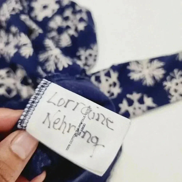 EUC Lands' Land Crewneck Winter Snowflake Printed Long sleeve T shirt Women's L - Picture 6 of 8